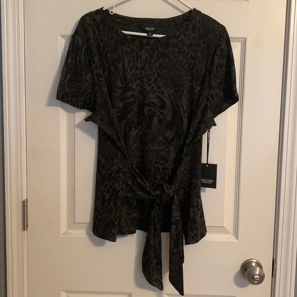 Simply Vera Wang Black Gray Short Sleeve Tie Front Top NWT XXL Comfy Dressy